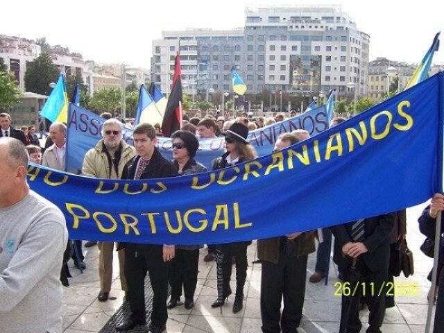 Мирна хода в Лісабоні до роковин Голодомору 32.33 років
